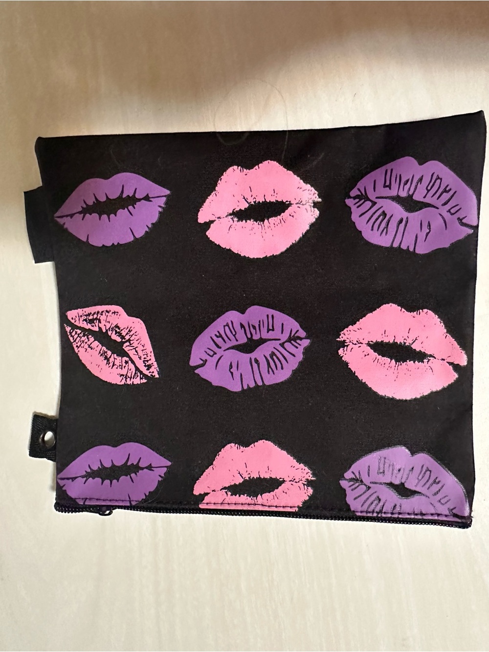 Merle Norman Pink and Purple Kiss Print Makeup Pouch - Picture 2 of 3